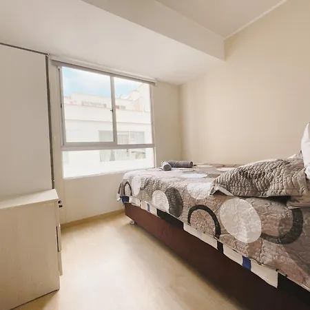 Hermosa habitación privada en edificio de estreno frente al metro Lima Exterior foto