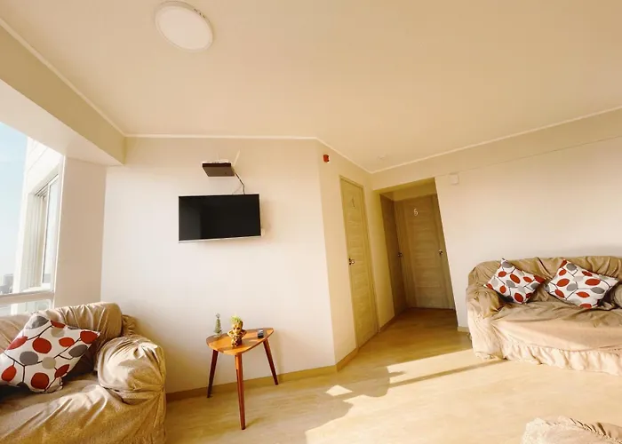 Hermosa habitación privada en edificio de estreno frente al metro